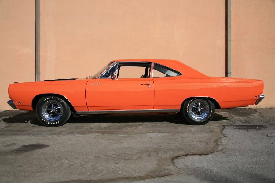  Plymouth Road Runner 426 Hemi 1968 года  (фото 8 из 9)